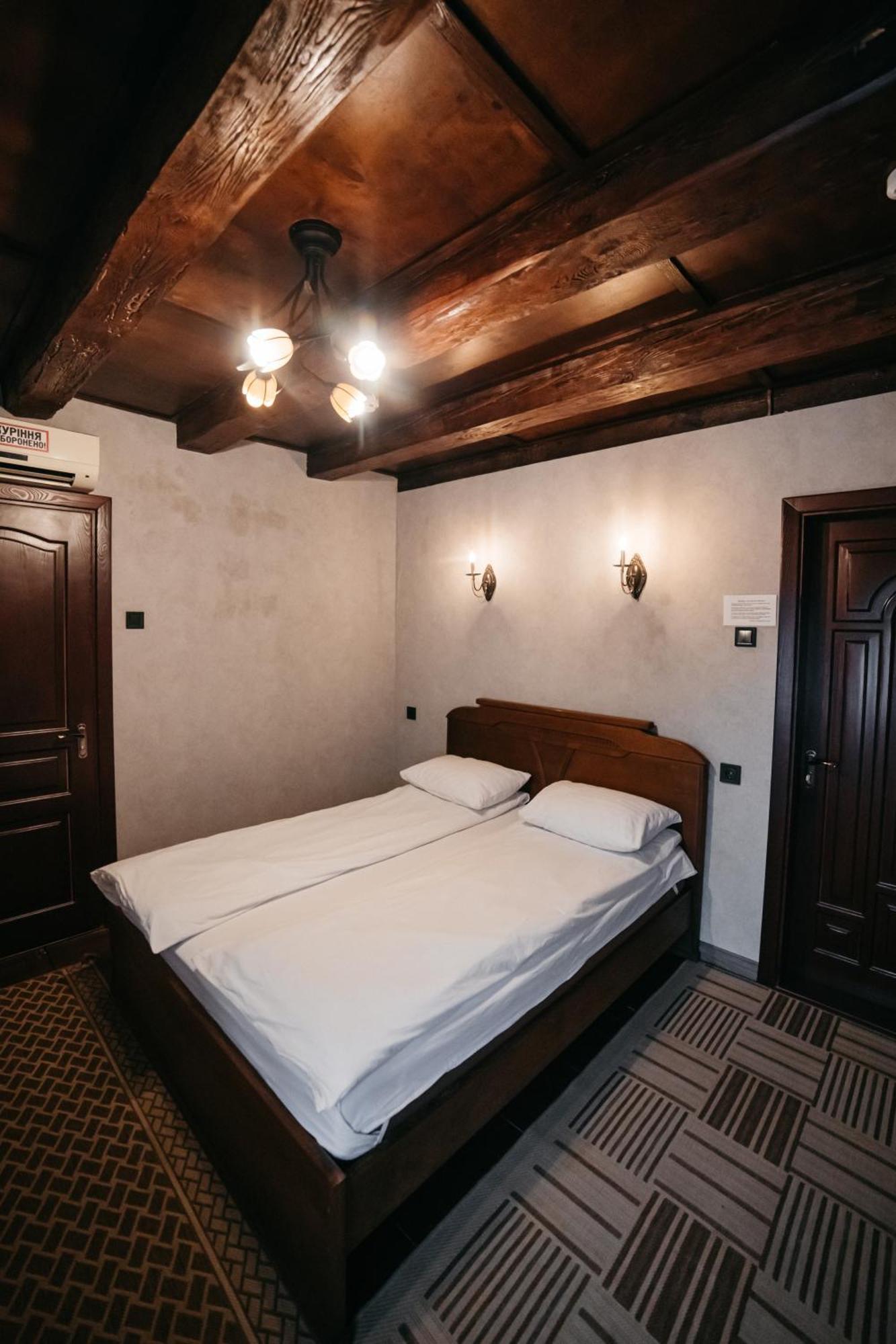 Bastion Motel Samostrely Buitenkant foto