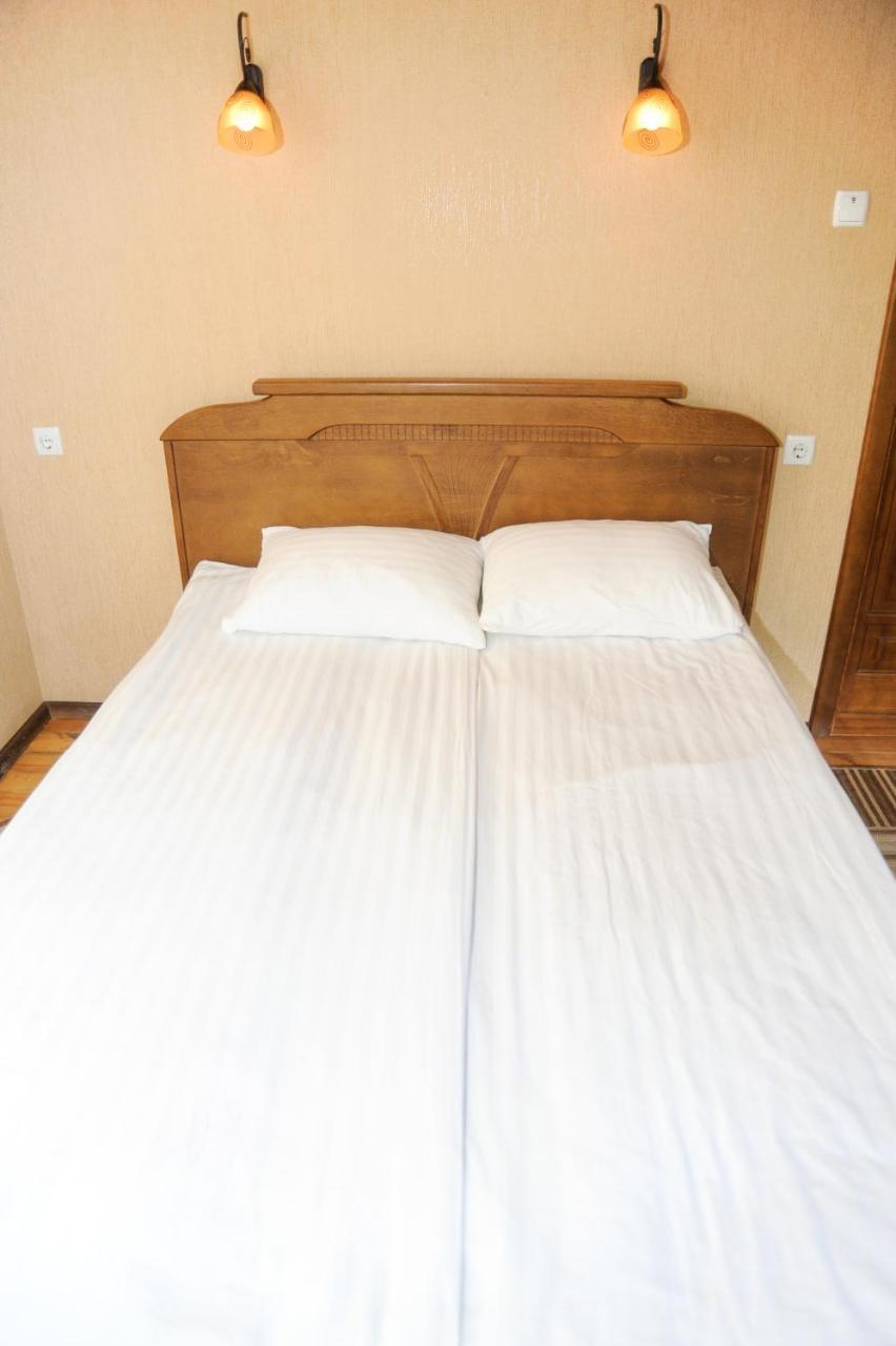 Bastion Motel Samostrely Buitenkant foto